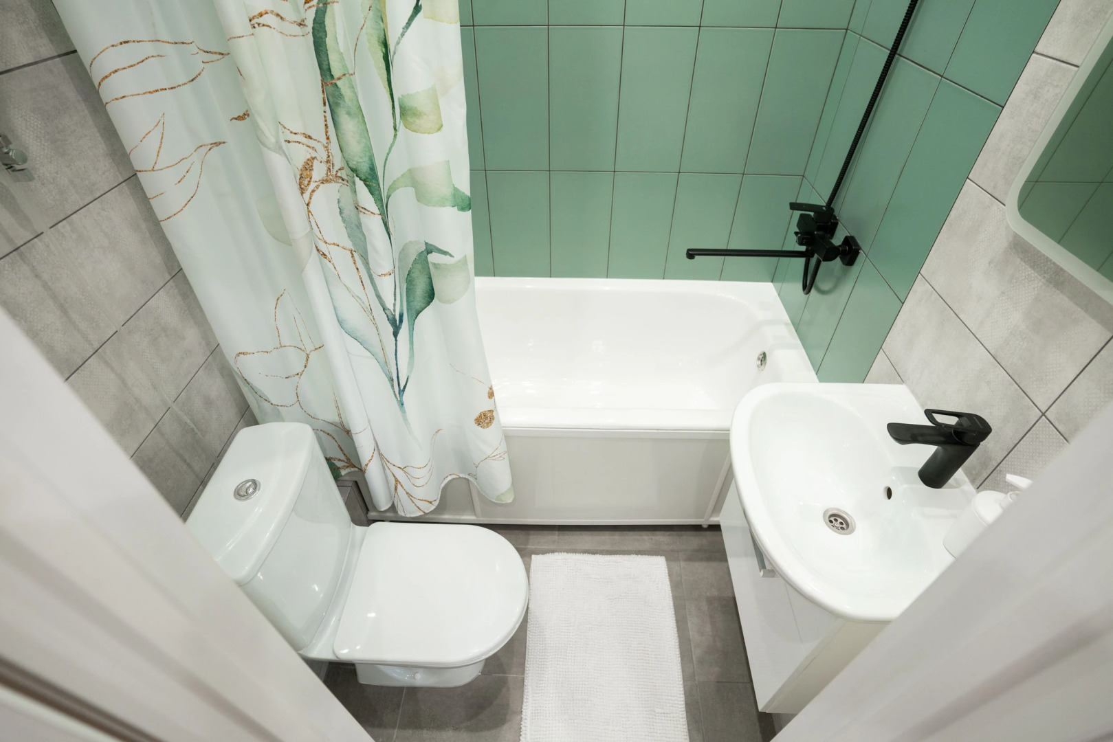 Апартаменты с ярким дизайнерским ремонтом