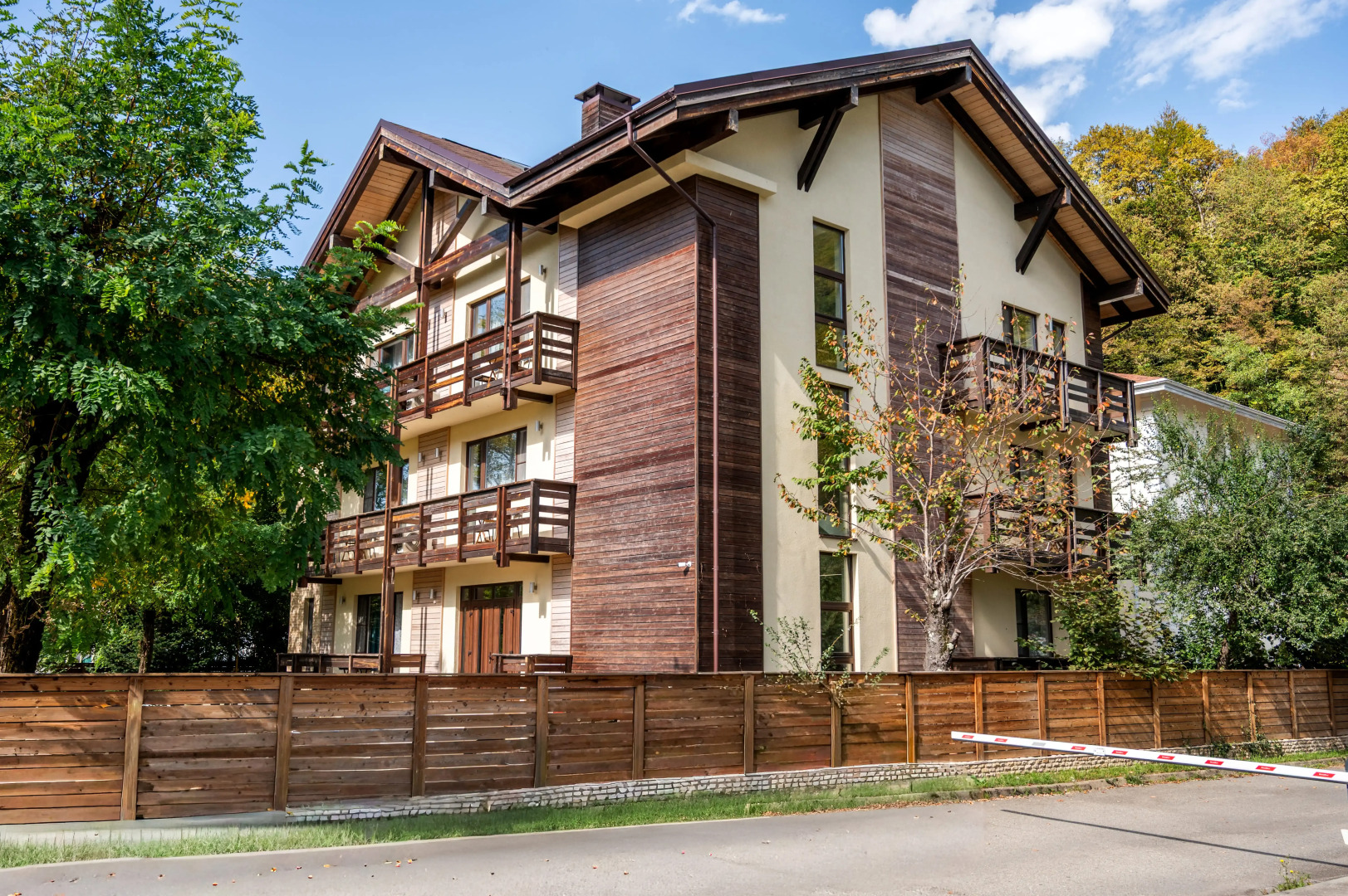 Меблированные комнаты Гостевой комплекс с баней Вверх