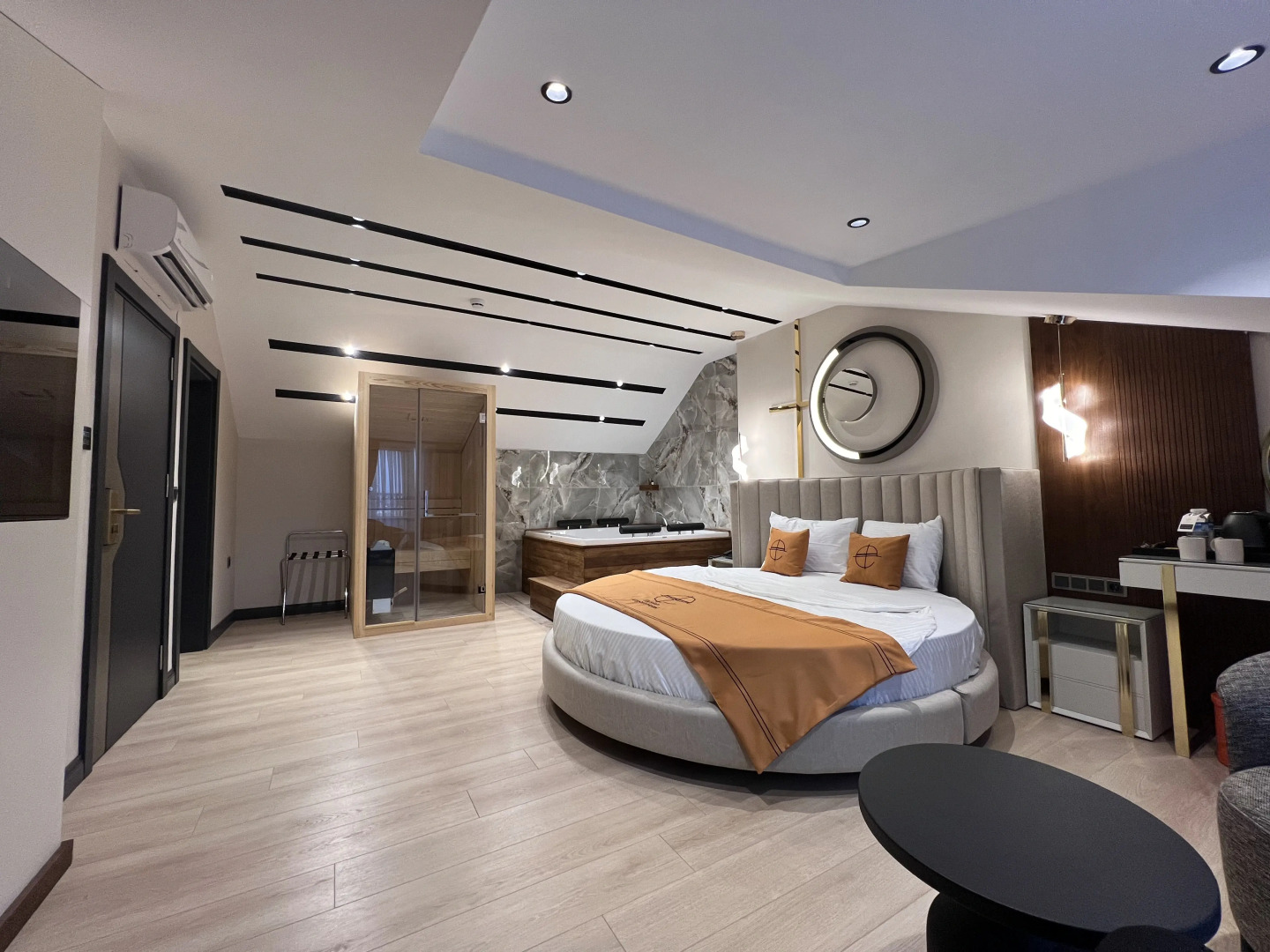 Hotel Elysian Airport