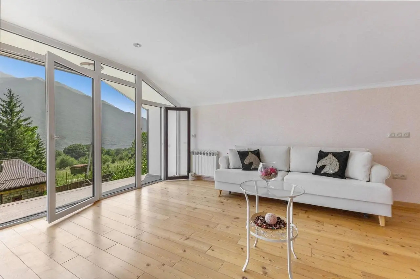 Частный дом Райский уголок среди гор и альпийских лугов