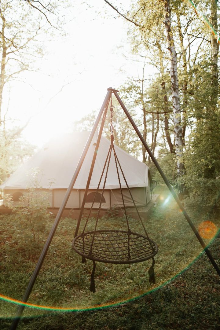 Поляна Глэмпинг, 1-я линия моря (12+)