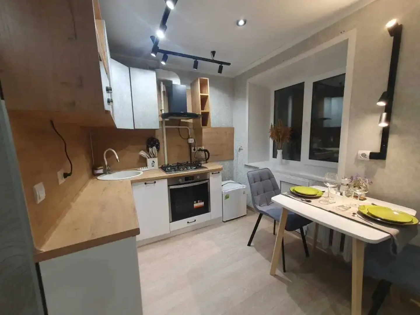 Квартира Большая и Комфортная на Гознаковском Переулке 4