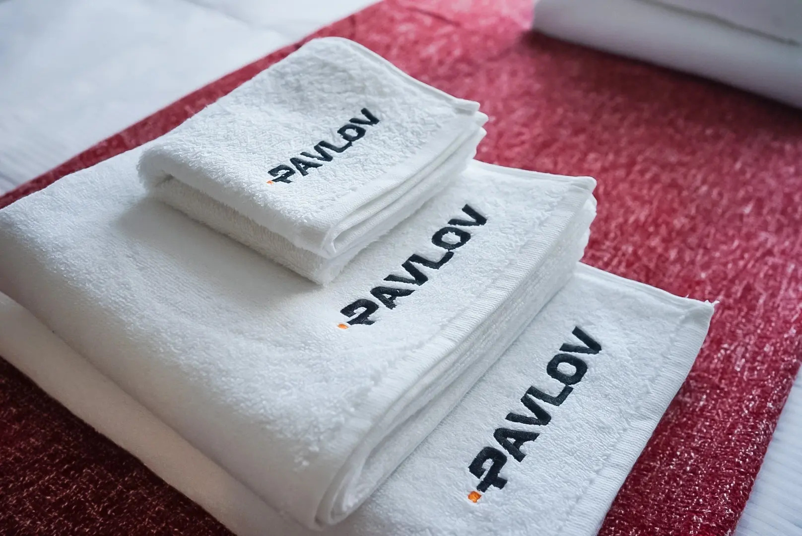 Апартаменты Pavlov Бордовая