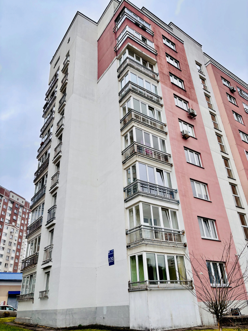 Квартира Просторная 2хкомнатная возле метро