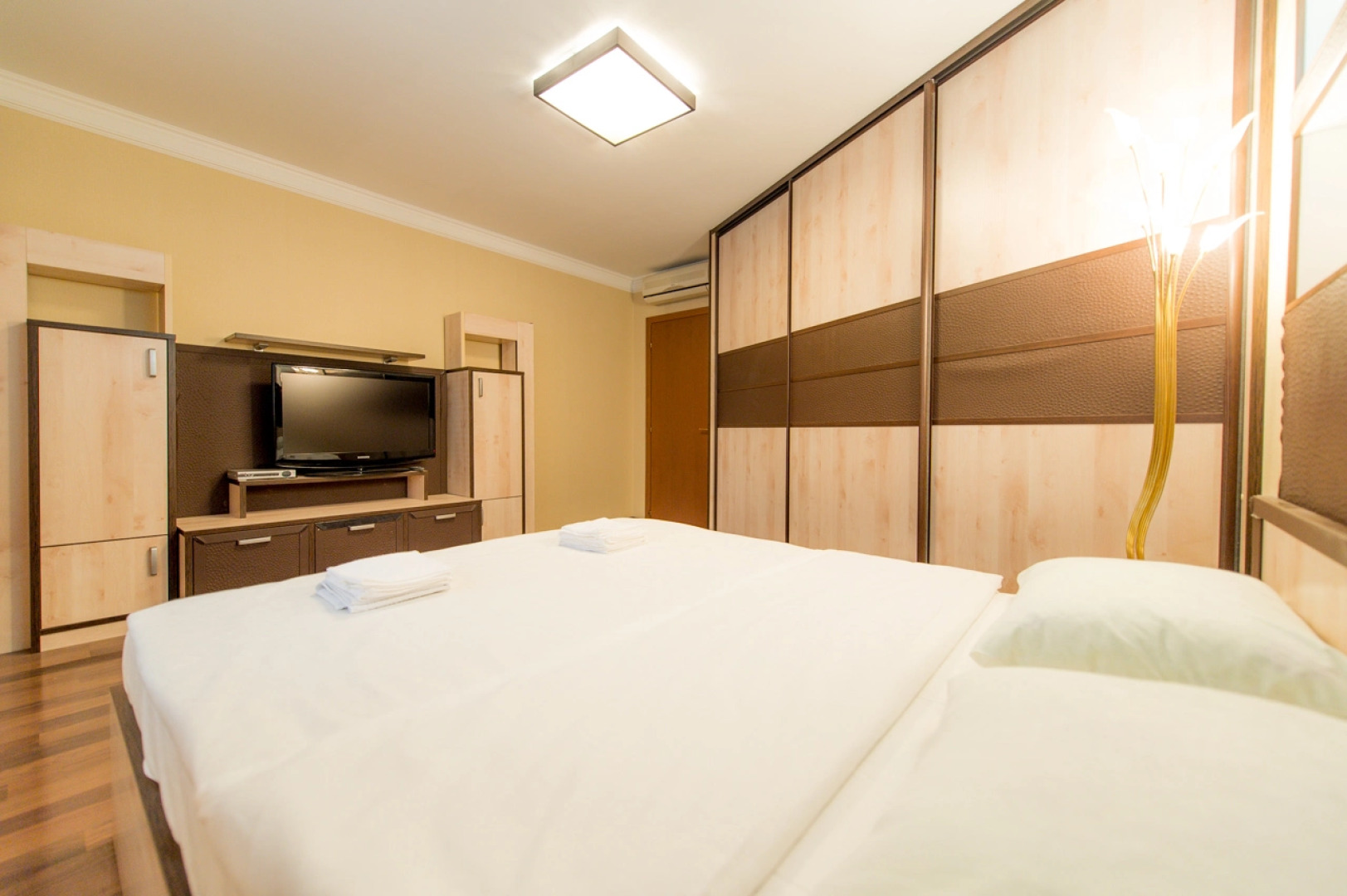 Апартаменты Пять Звёзд на Монакова 33