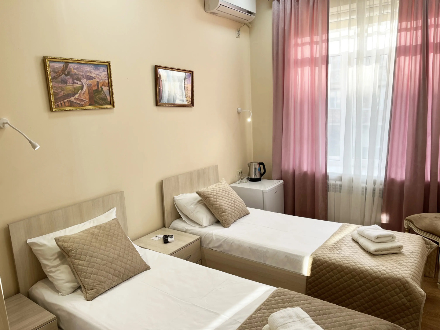 Отель Академия