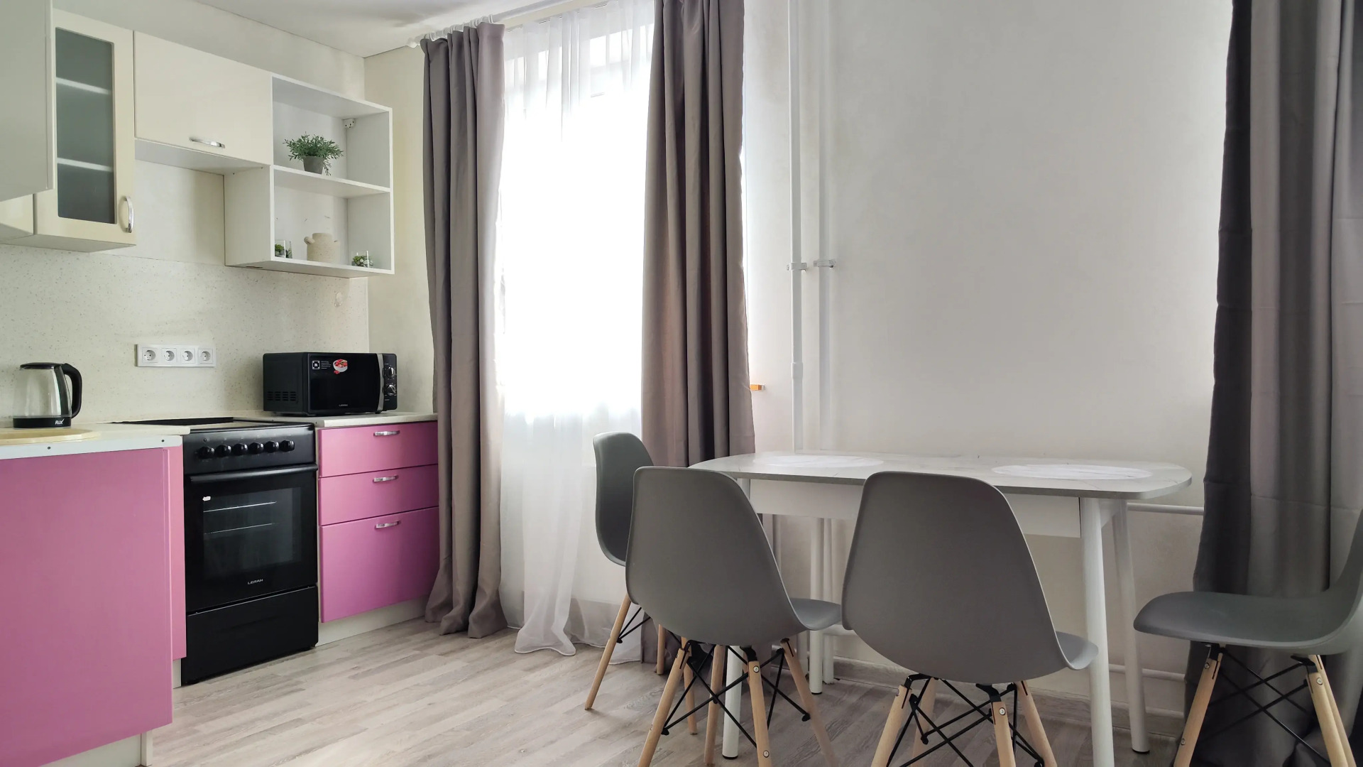 Апартаменты Panda Home возле ТЦ Остров и ТЦ Кристалл