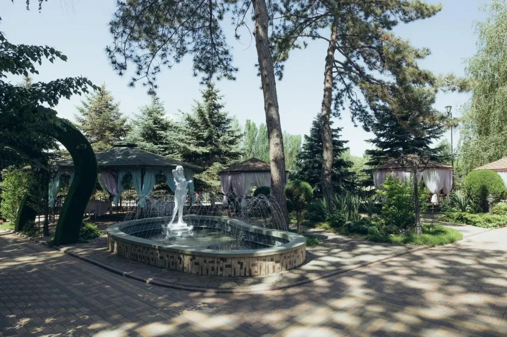 Отель Даяна