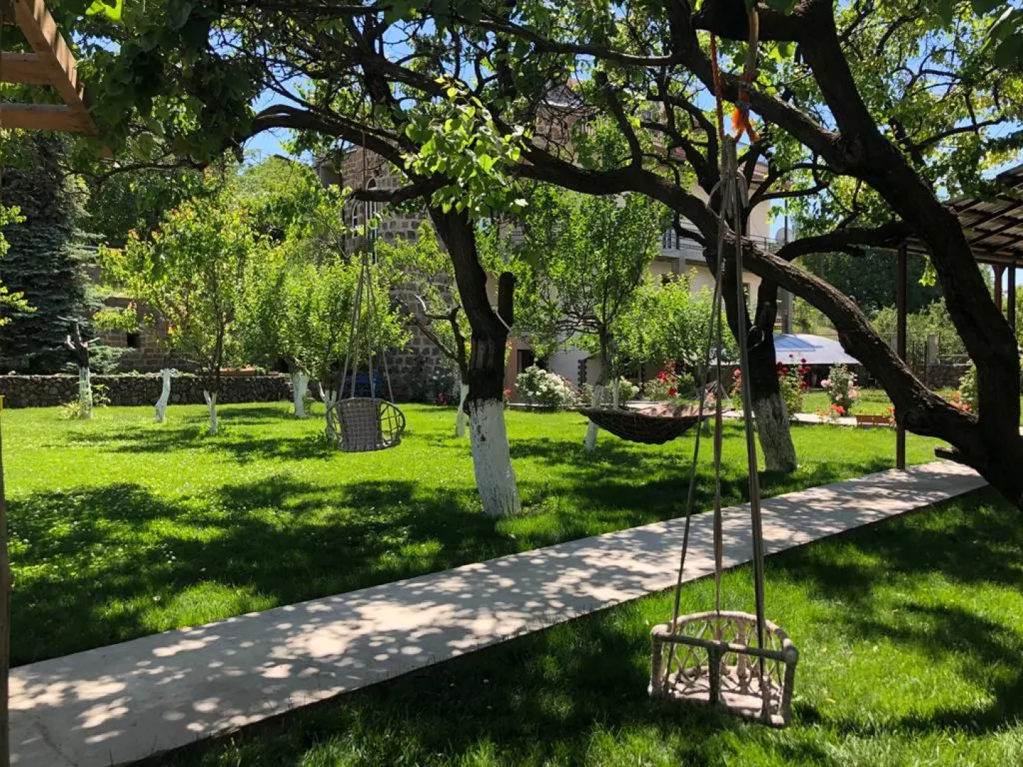 Отель Chez Yvette