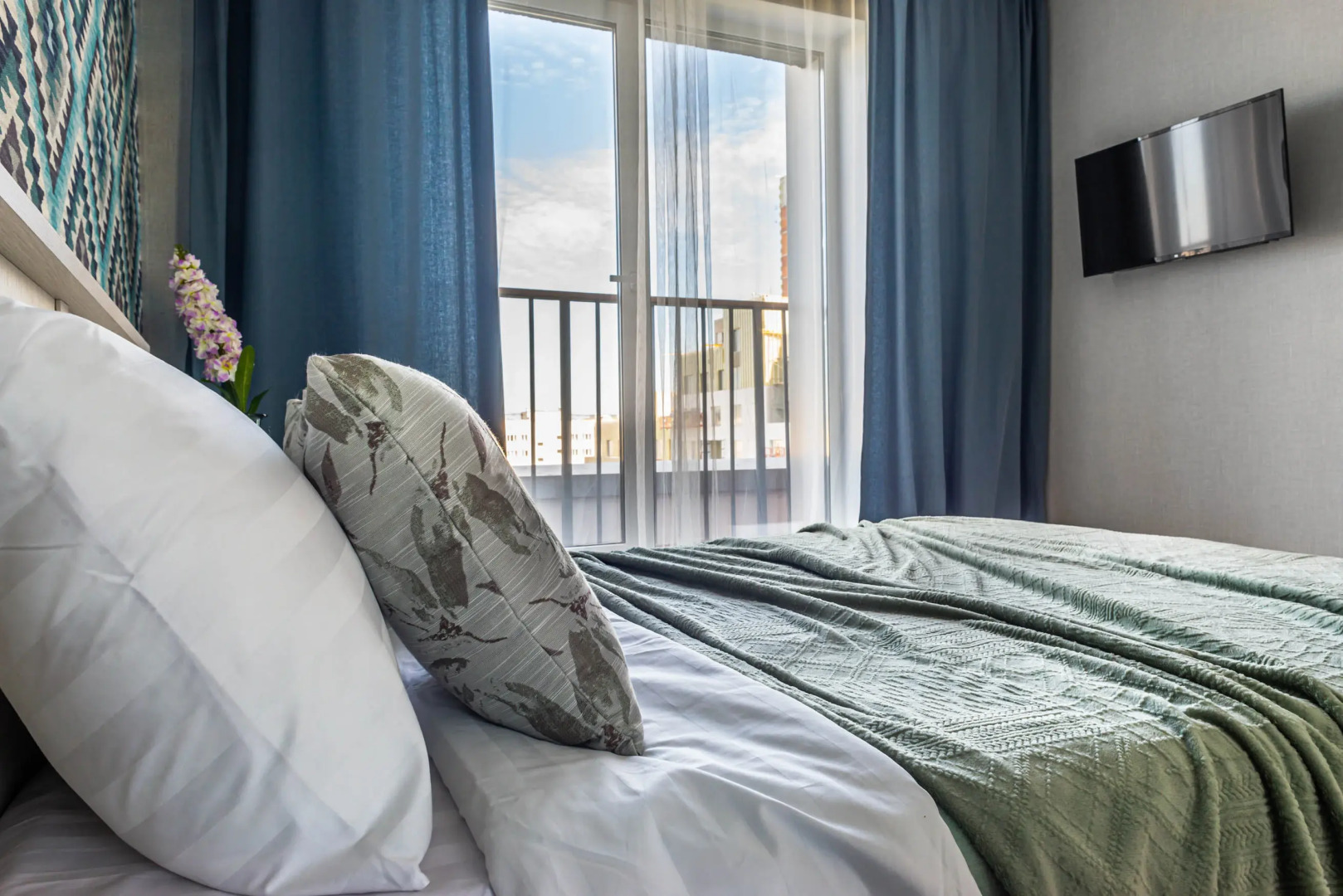 Евродвухкомнатные Апартаменты на Стачек 62