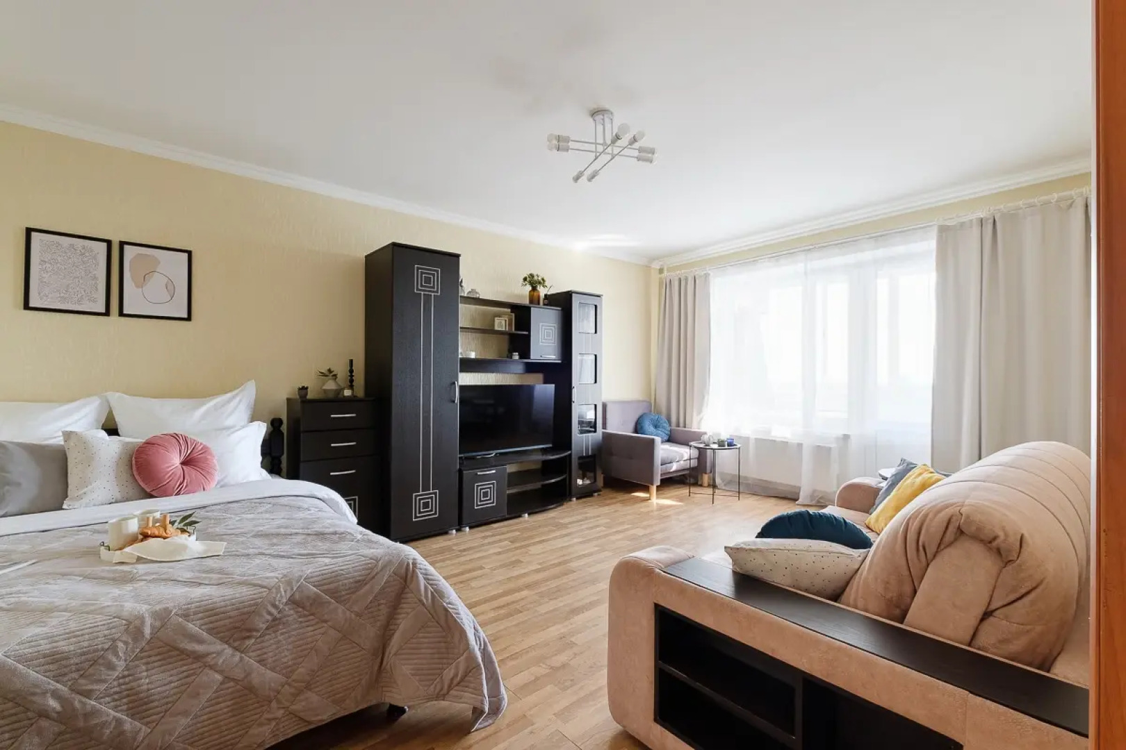 Апартаменты Life Apartments в центре города у Зеленоградского лесопарка