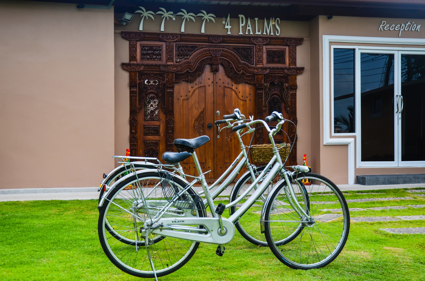 Отель 4 Palms Resort