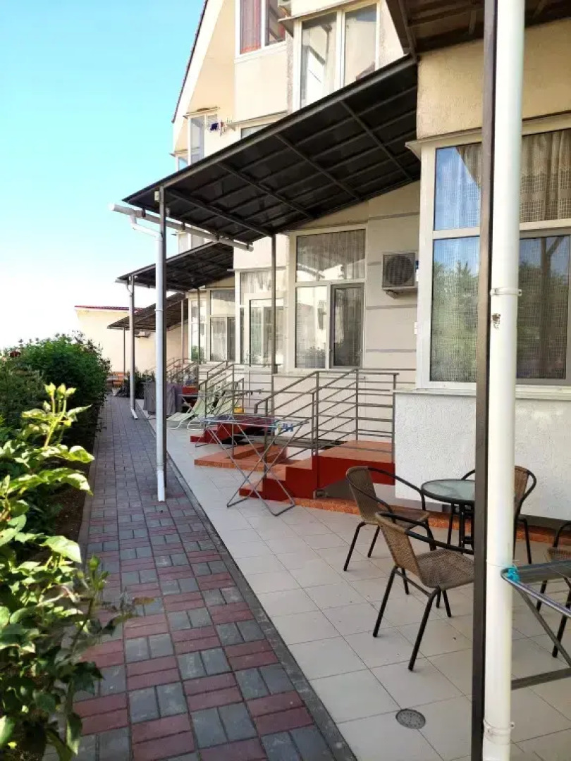 Апартаменты Феодосийский залив однокомнатная студия в цоколе