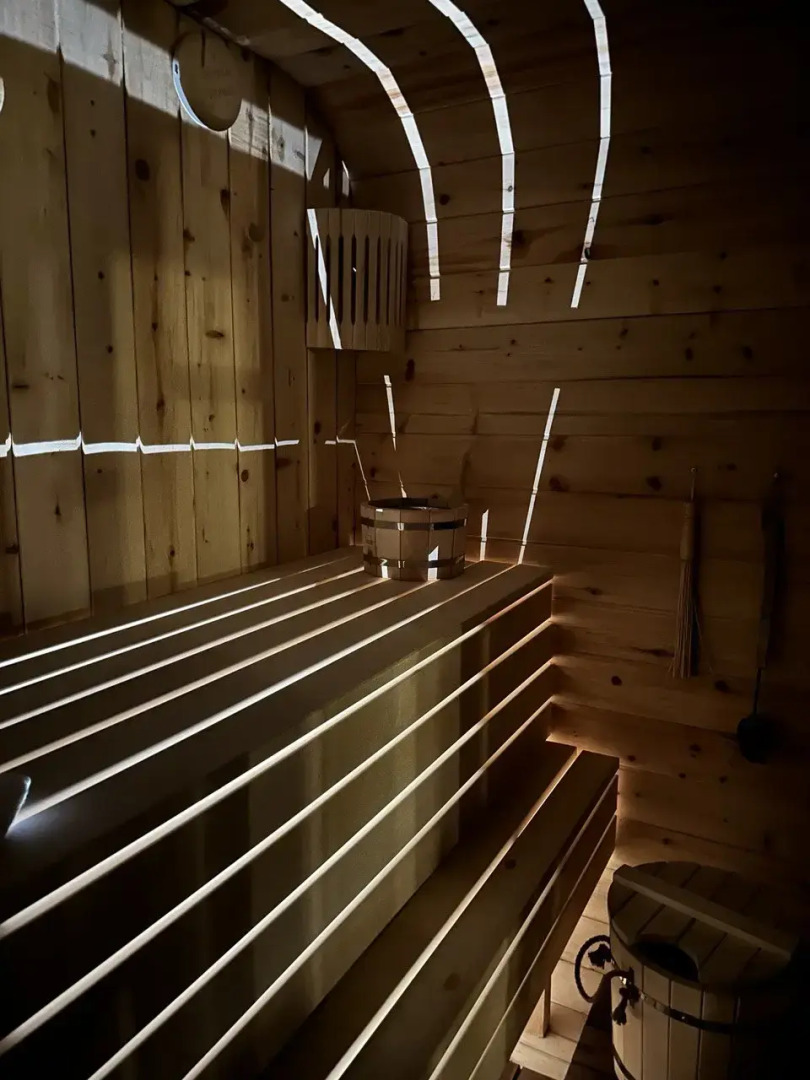 Частный Дом RiverDublDom  с баней и купелью у пруда в Новой Москве