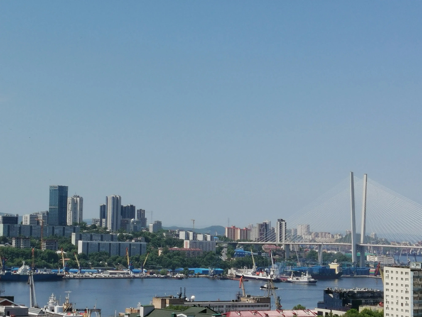 Квартира с видом на Золотой мост возле центра