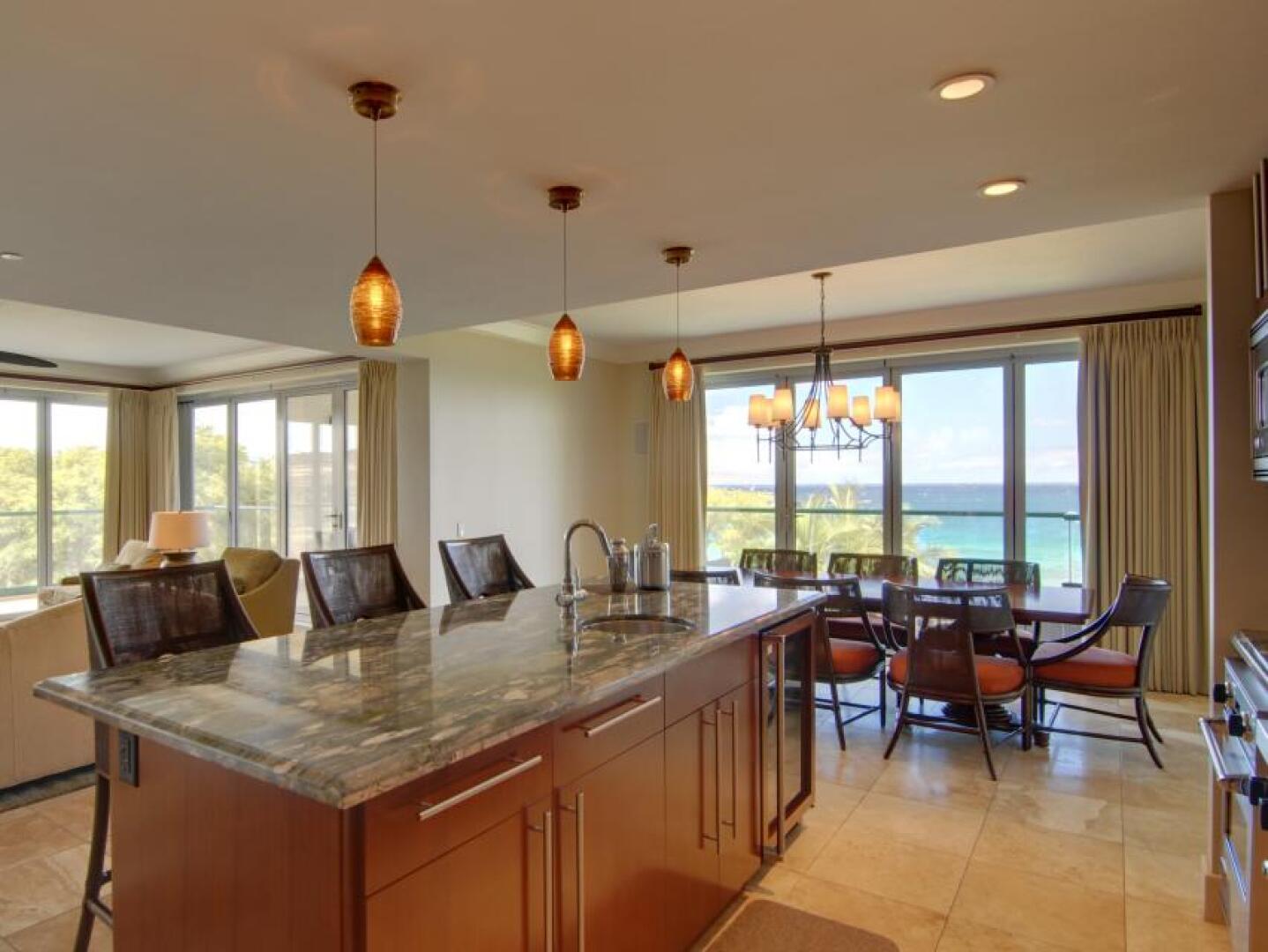 Апарт-Отель Views of Beach Pacific Ocean Lanai & Molokai