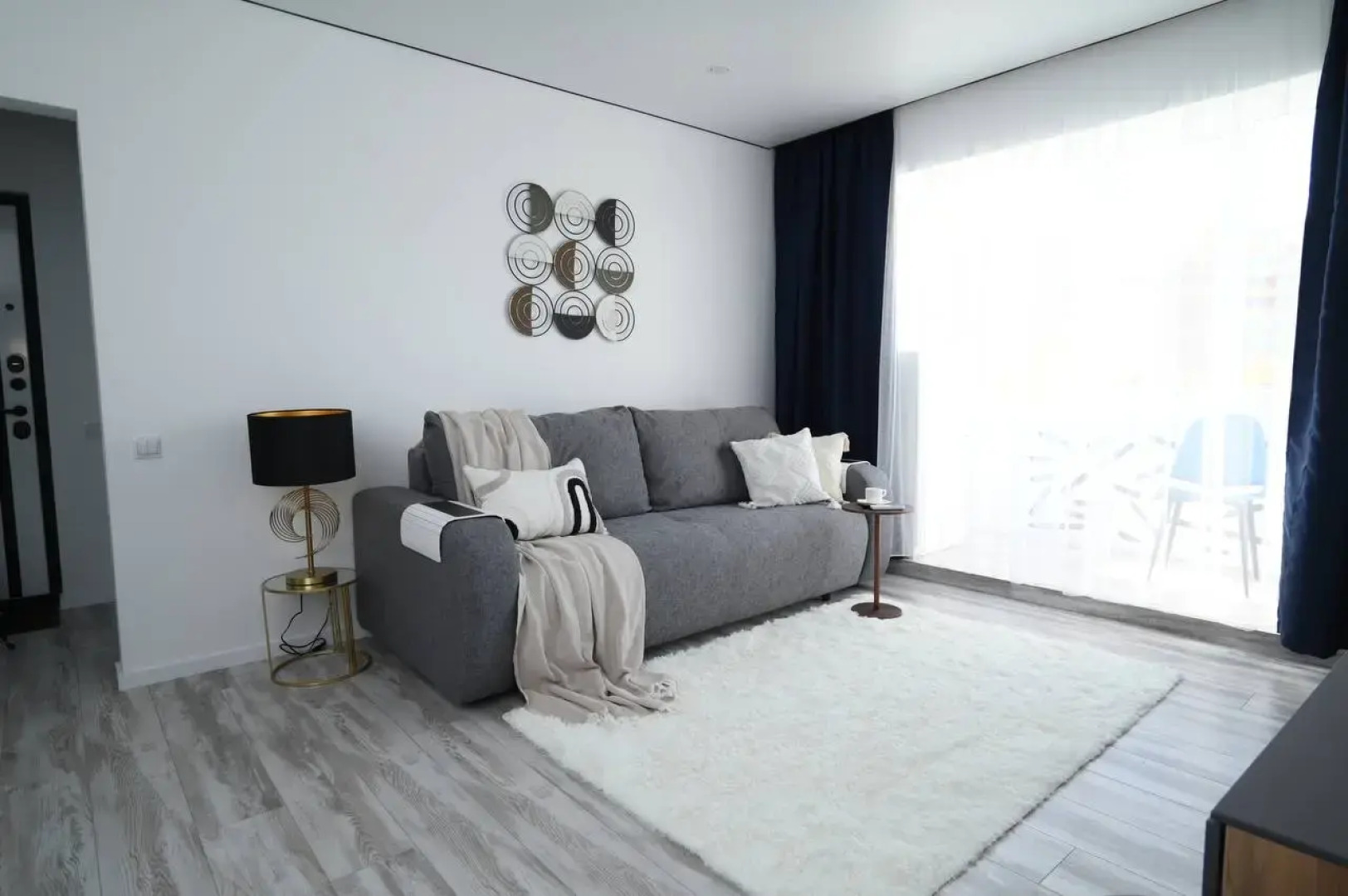 Квартира с дизайнерским ремонтом Rent House в центре