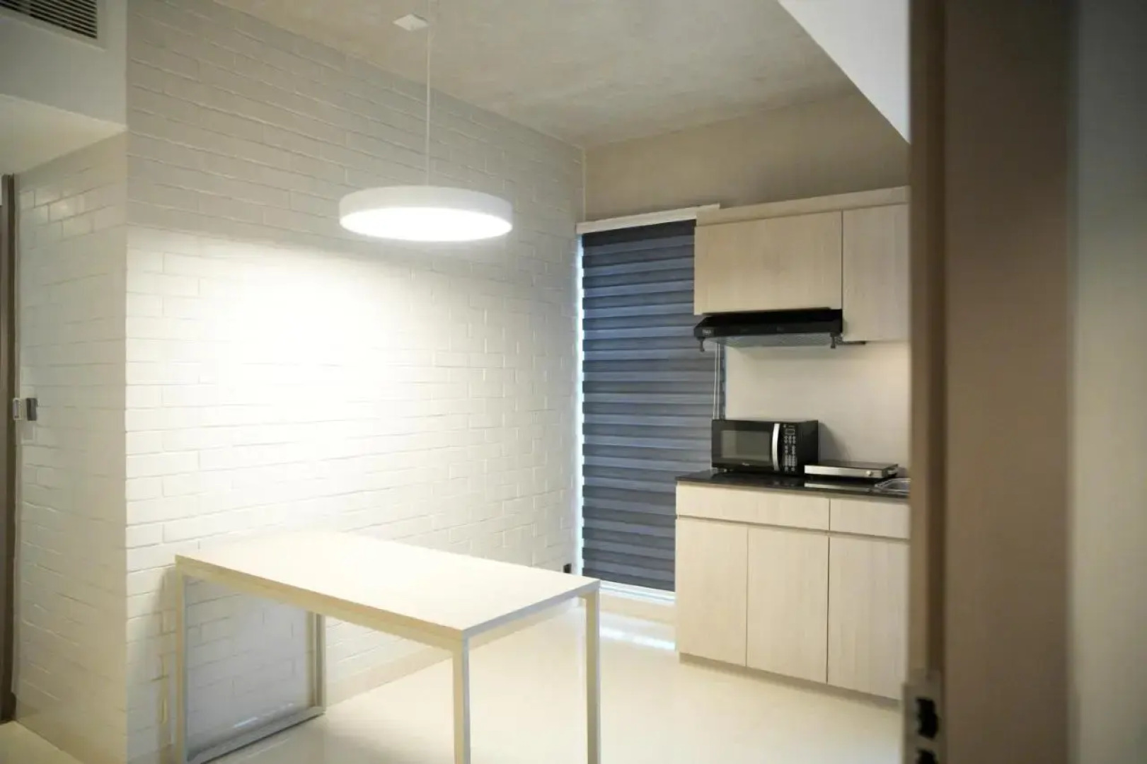 Отель Lakeshore Heights