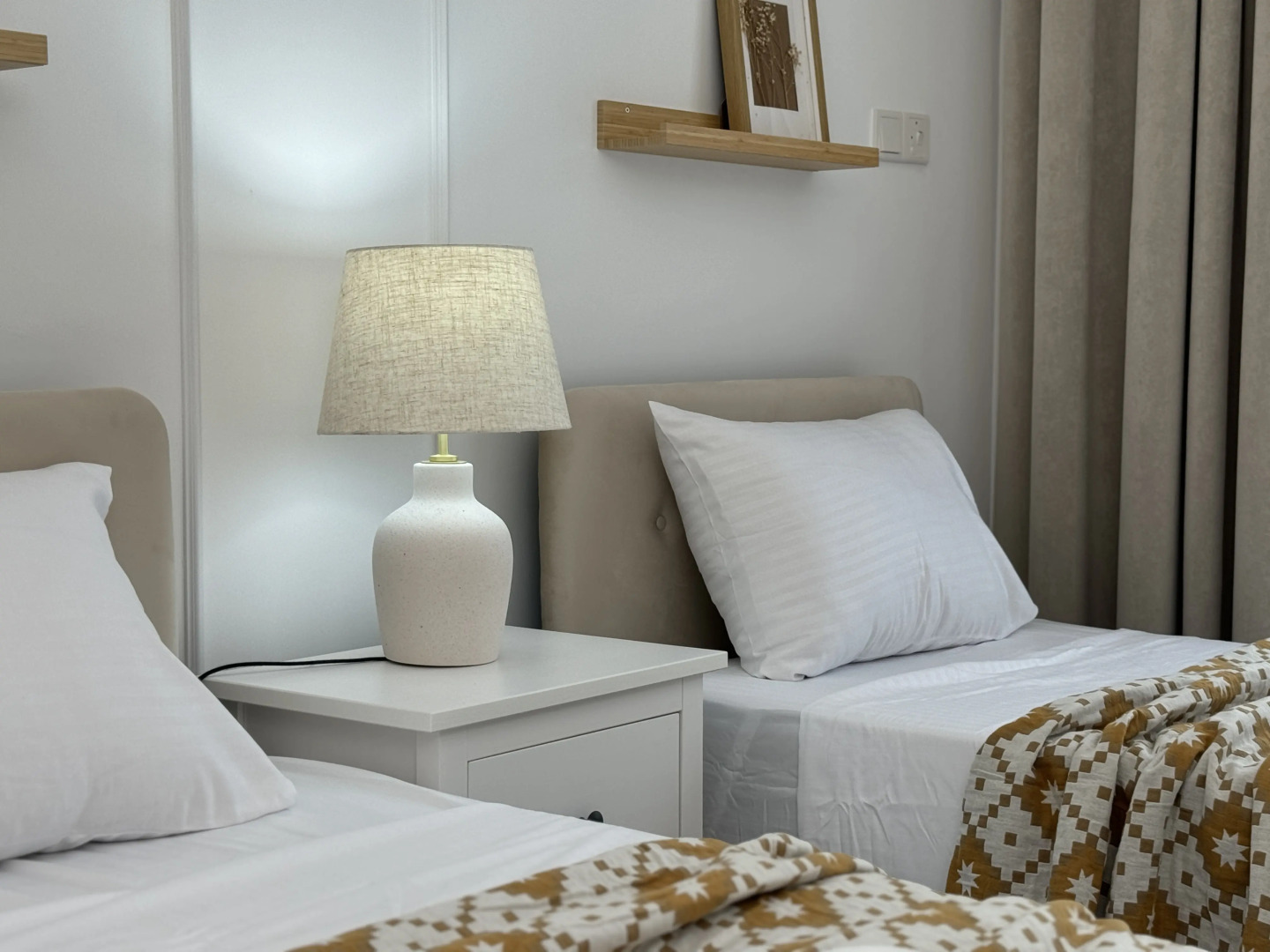 Бунгало Современное бунгало на берегу Средиземного моря