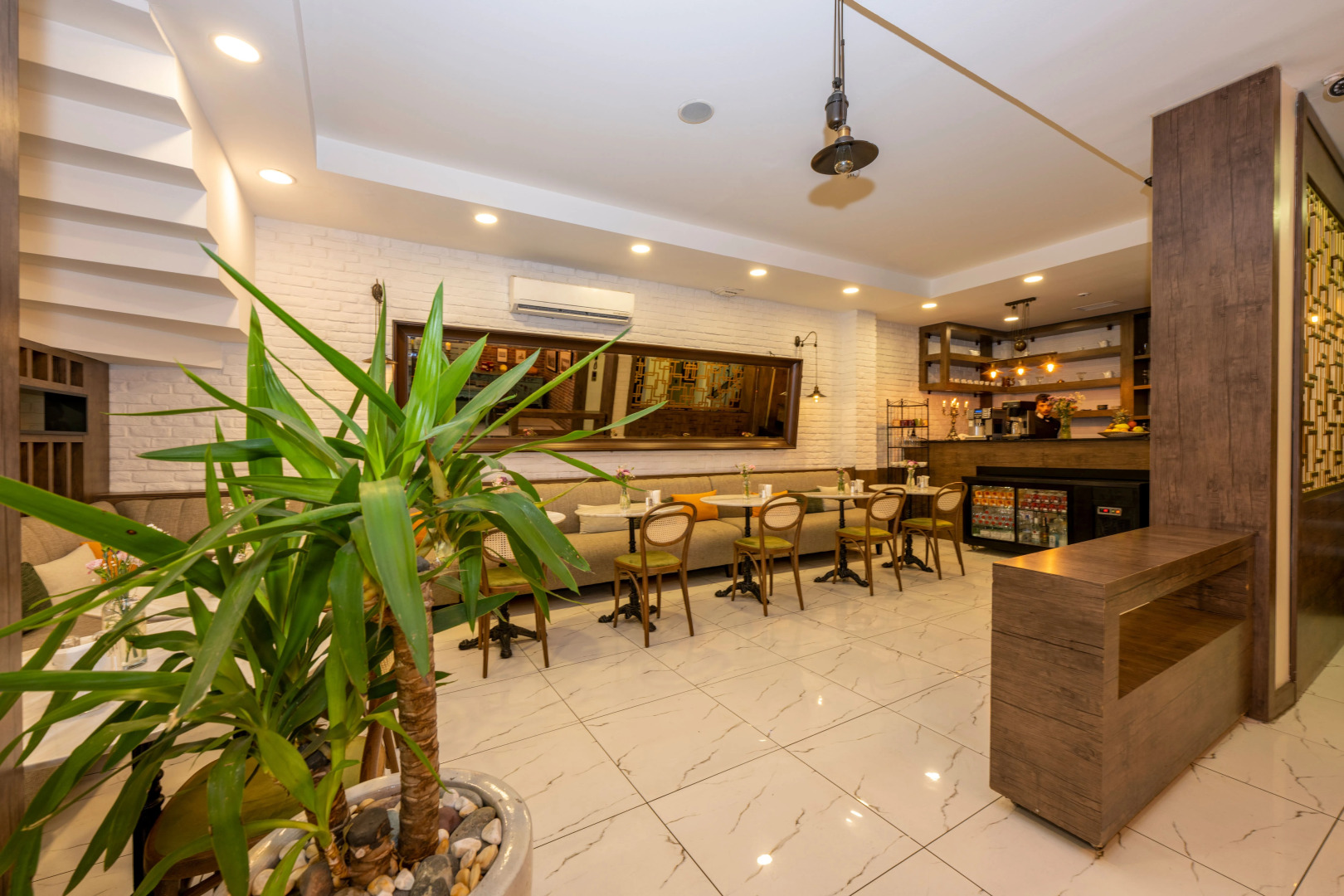 Отель The Marions Suite