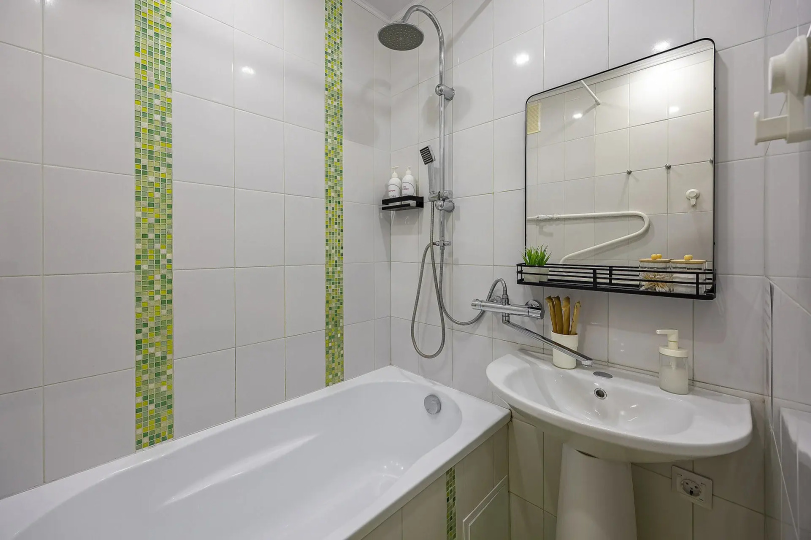 Апартаменты двухкомнатные в самом центре на Большой Покровской 73, Сова-Дом