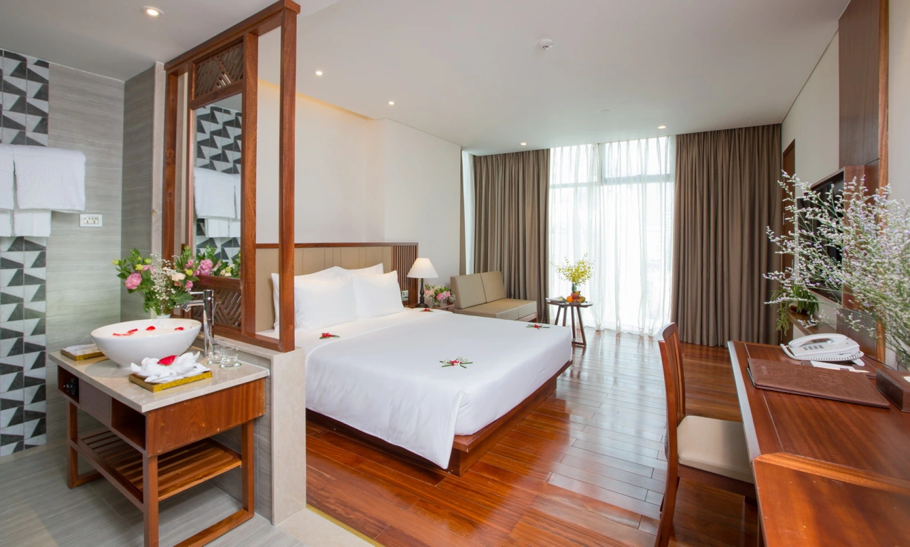 Отель Green Beach Nha Trang