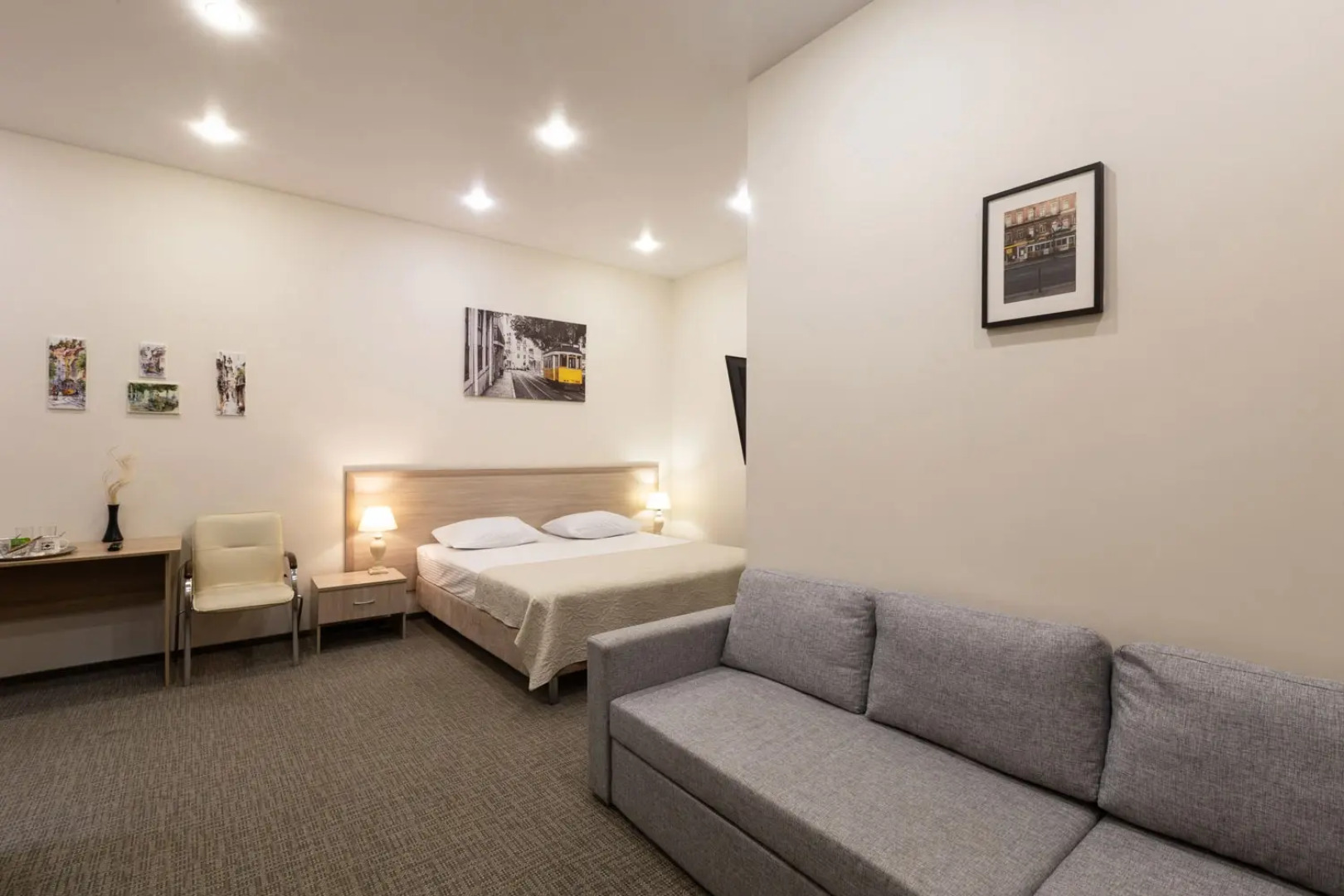 Отель Артхофф