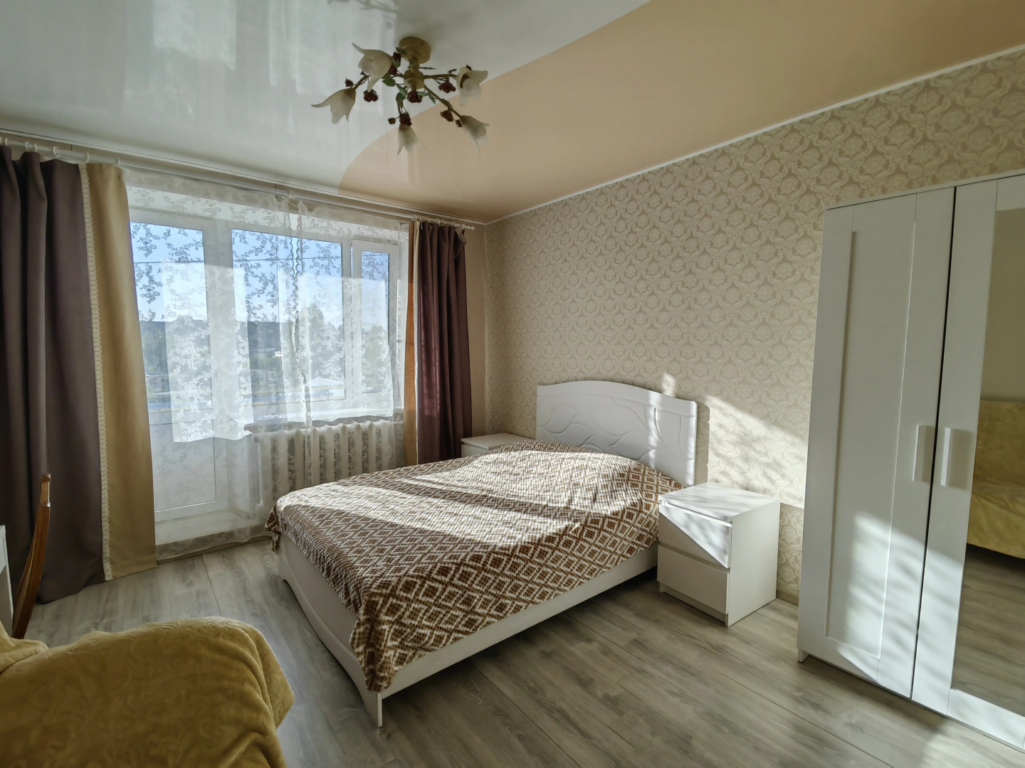 Апартаменты трехкомнатные  у Елены