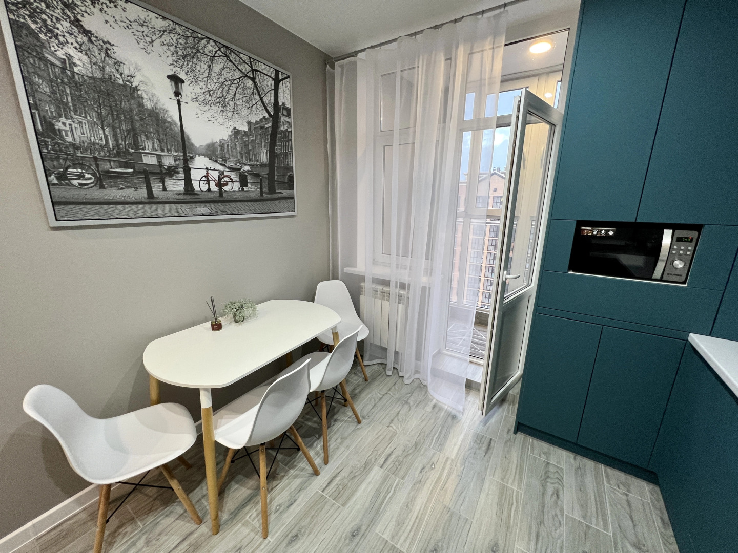 Апартаменты Современная Лаконичная Квартира Рядом с Фонтаном и Сквером Героев