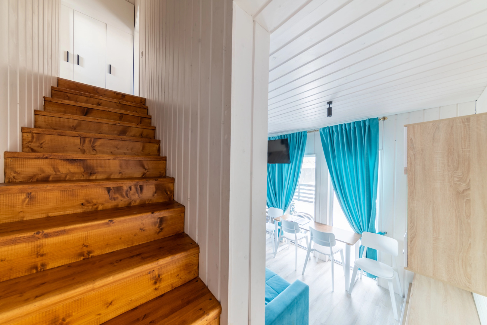 Гостевой дом LuckyHomeRent Домик у Озера 2