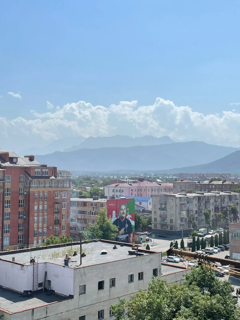 Квартира Уютная Квартира с Видом на горы в самом центре Владикавказа.