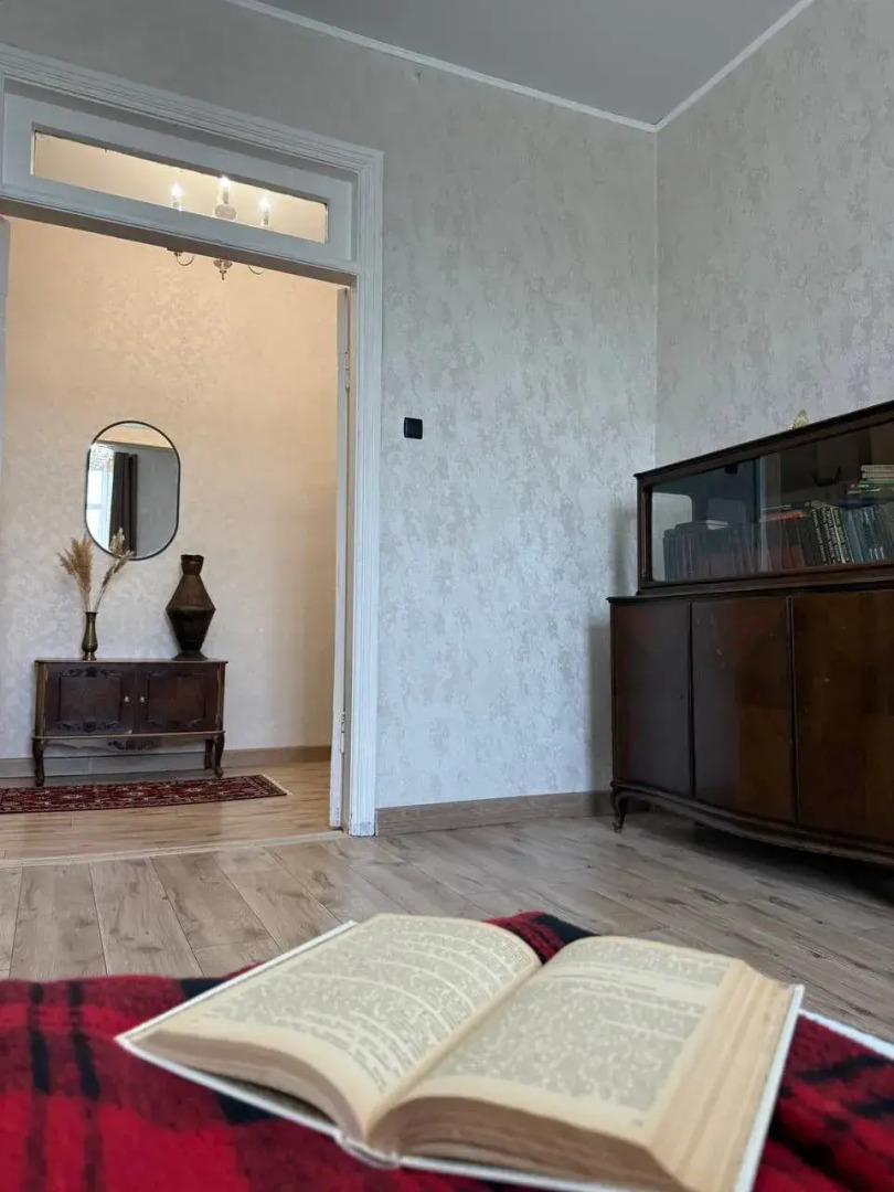 Апартаменты Сталинка на Первой Линии