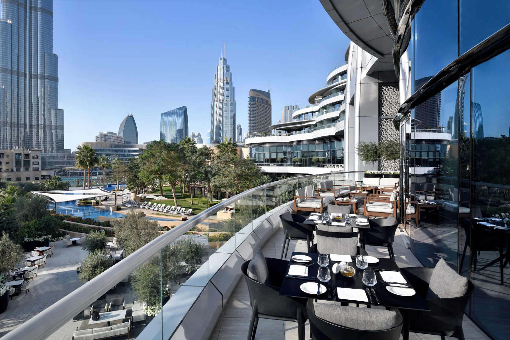 Отель Address Downtown