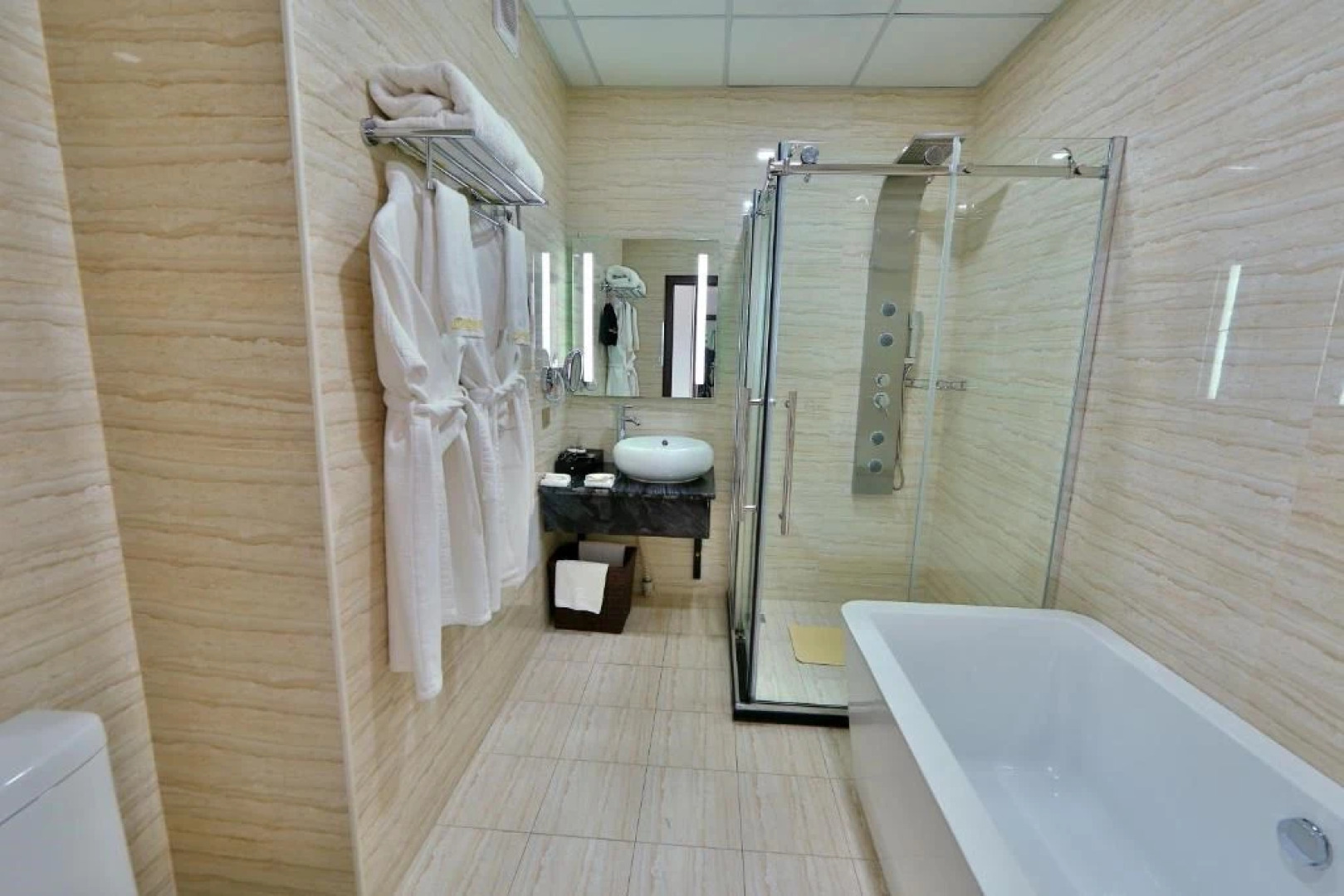 Damas International Hotel (by Travel Agency)