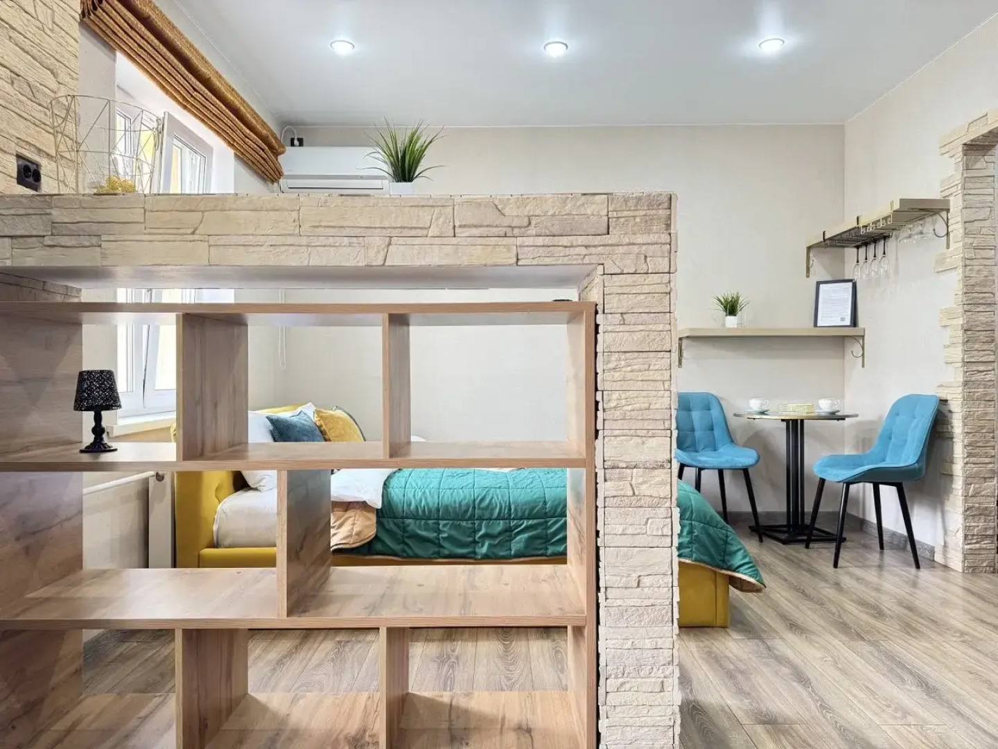 Квартира Яркая Студия на Улице Университетская Набережная 62