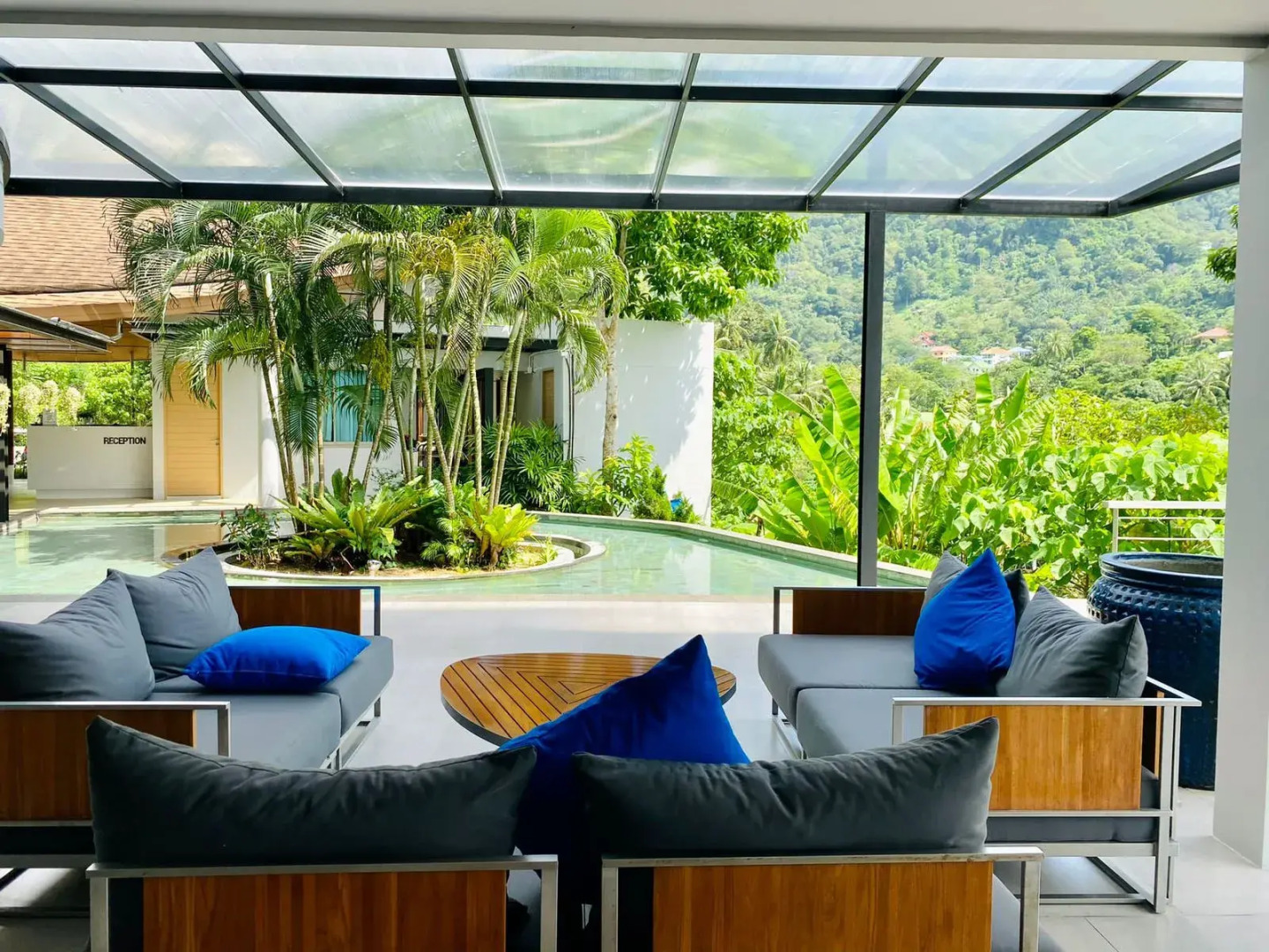 Апартаменты Veloche Group by Continent