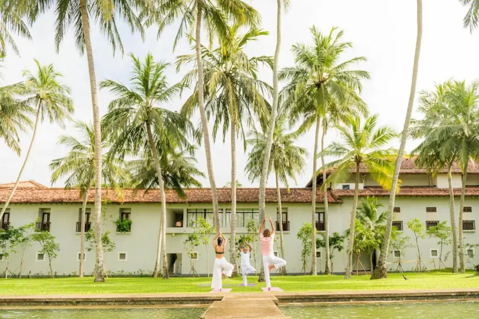 Курортный отель The Blue Water - Bawa Heritage - City Resort Hotel