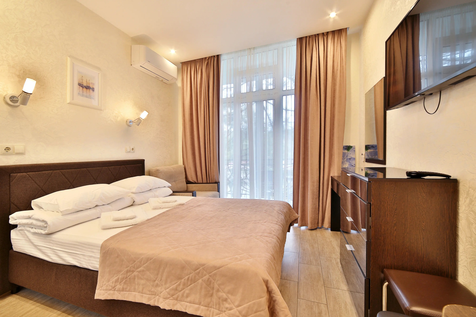 Апартаменты ApartAmore Покровский Парк улучшенный с Видом на Парк