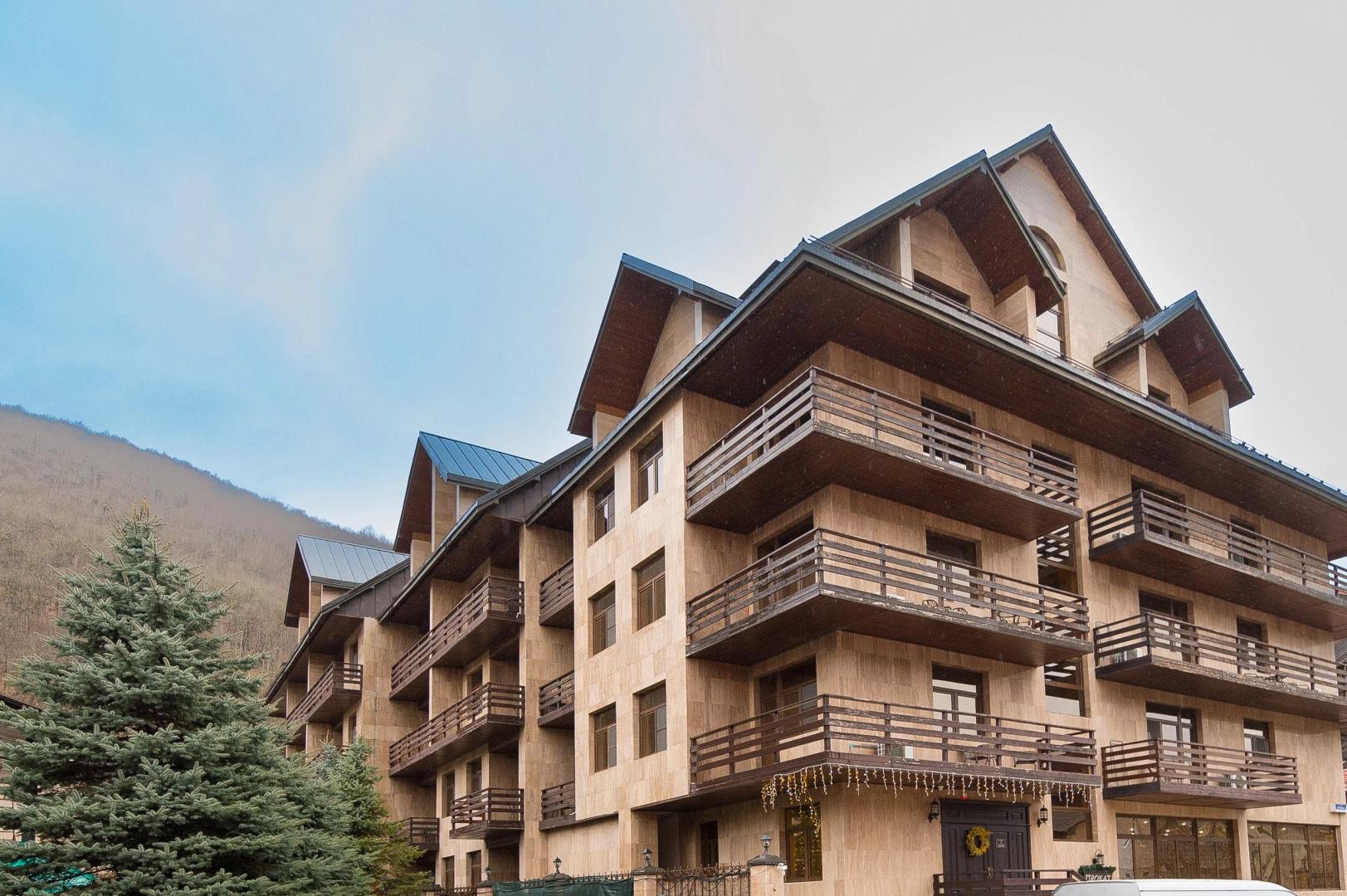 Апартаменты RED APARTMENTS Горная Резиденция Аибга