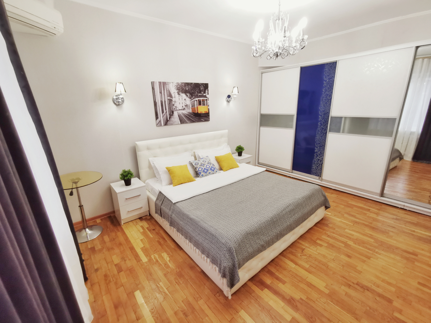Апартаменты M.O.O.N. APARTMENTS Zenkova 86