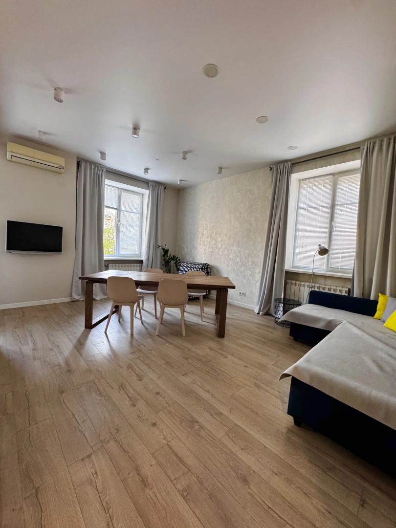Квартира в сталинском доме Piter Apartments на Стачек