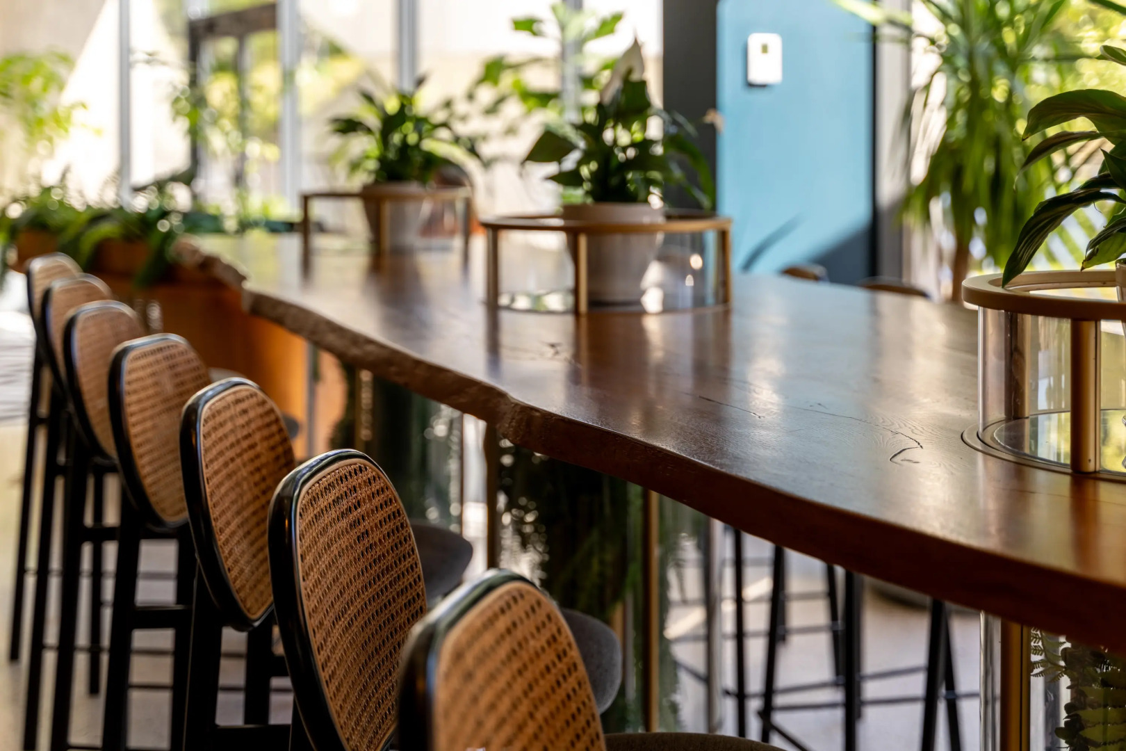 Апартаменты Дизайнерские с бассейном и морем вместимостью от 1 до 4 гостей от собственника