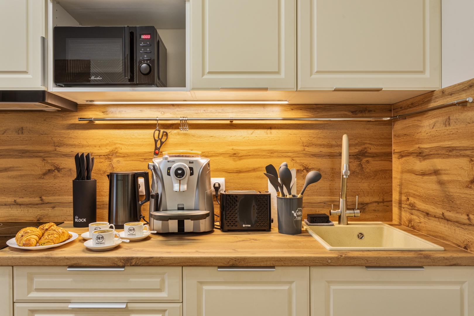 Апартаменты FullHouseApart дизайнерские трехместные апартаменты на вокзальной площади