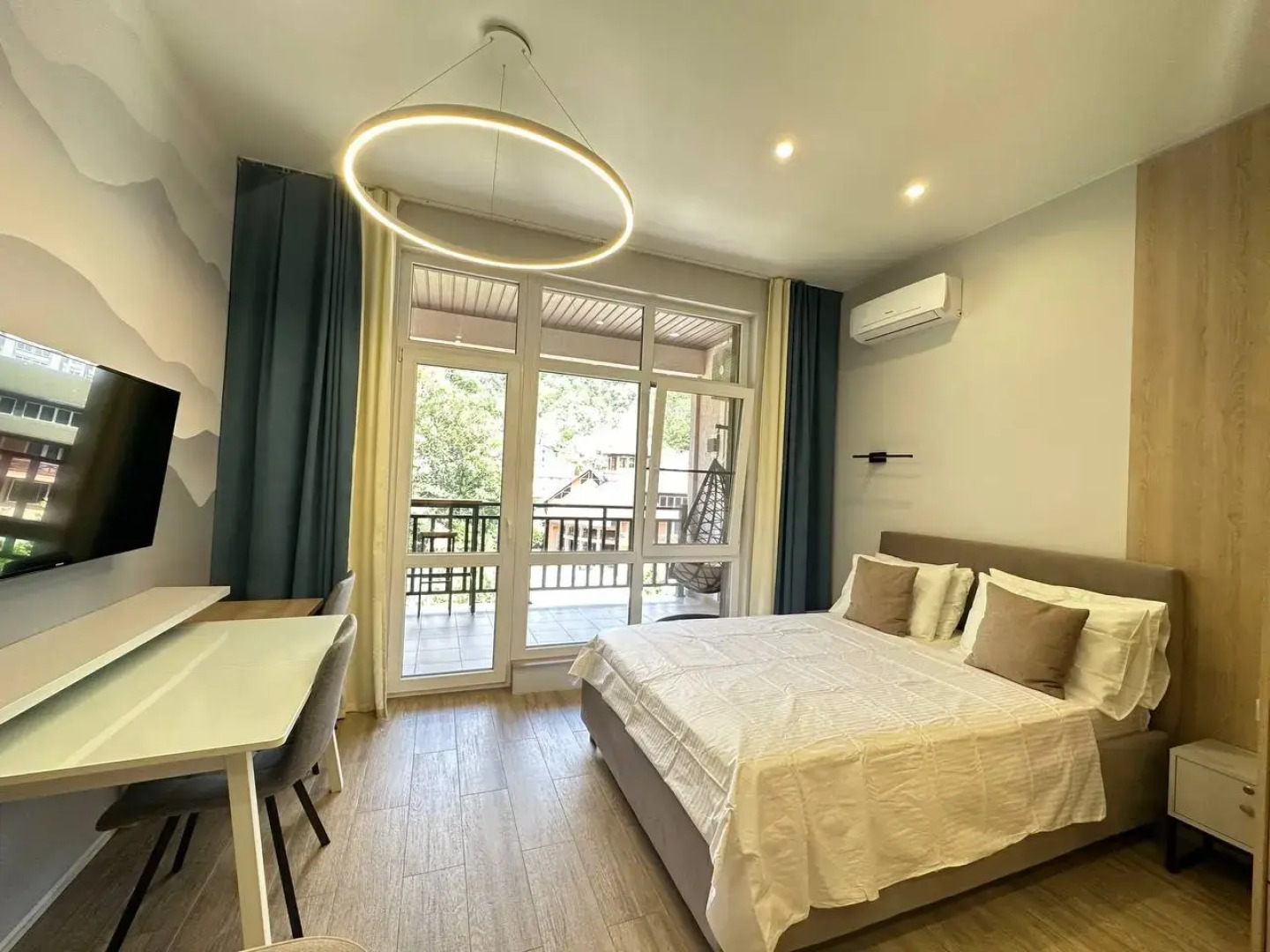 Апартаменты Море квартир с видом на горы