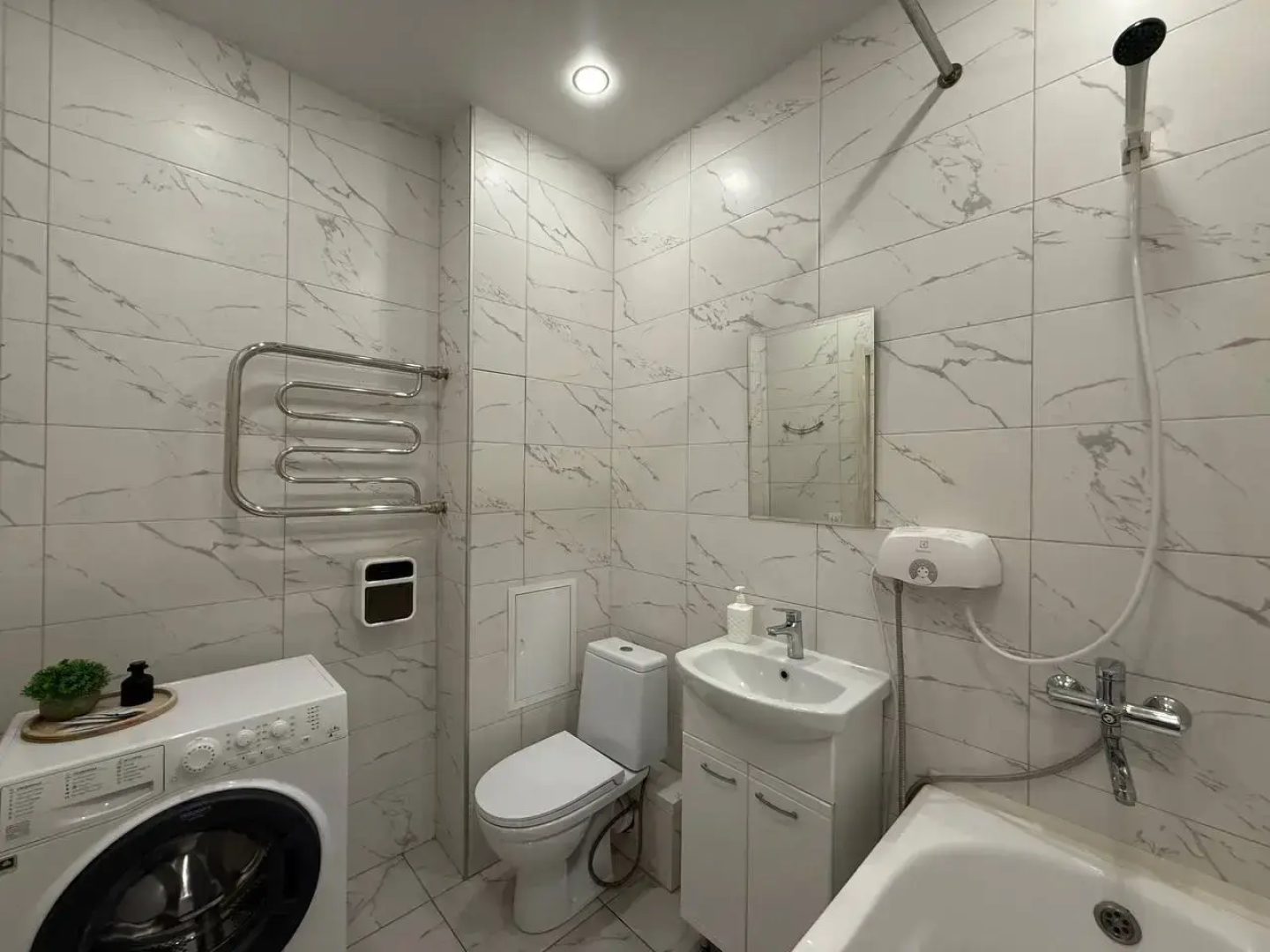 Квартира Добролюбова 16/1