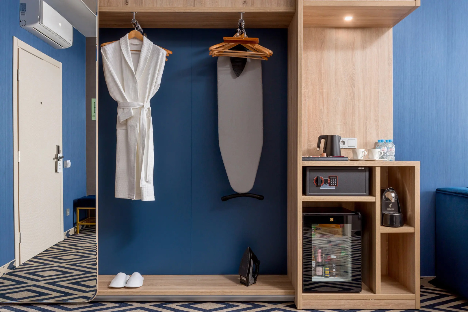 Отель Голд Инн Гарден