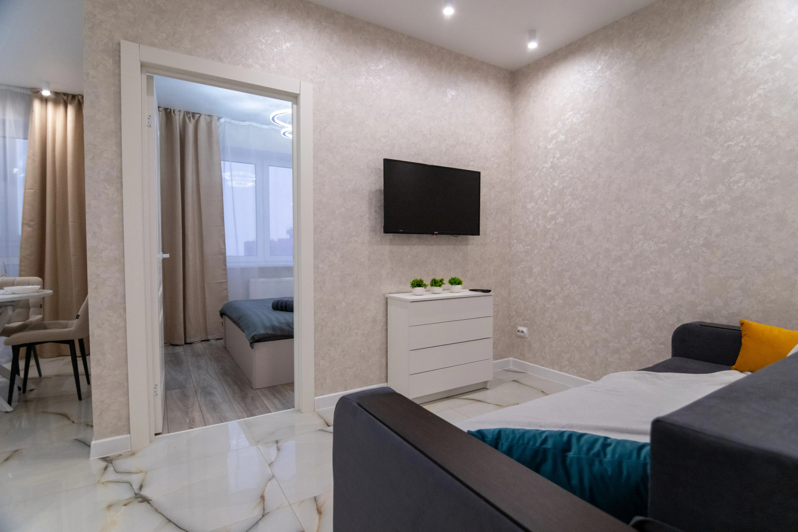 Апартаменты с новым ремонтом в новострое