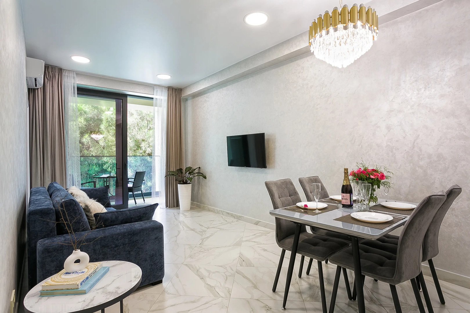 Апартаменты Sky Plaza 2/409