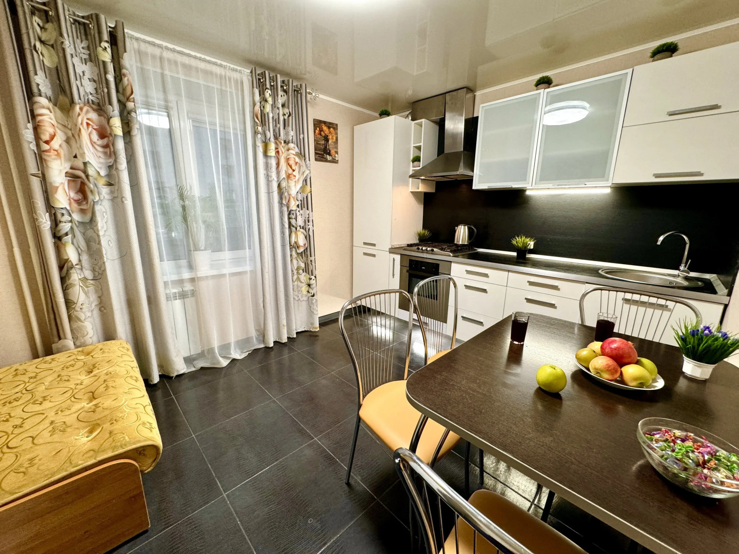 Апартаменты двухкомнатные на Садовой 329, рядом с Набережной р. Волга