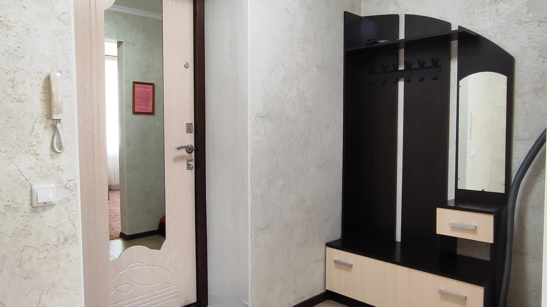 Апартаменты 1-К Квартира на 8 Марта 4